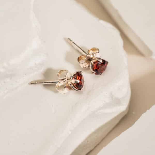 Bông Tai 3 Cánh Garnet bạc S925 Opalina