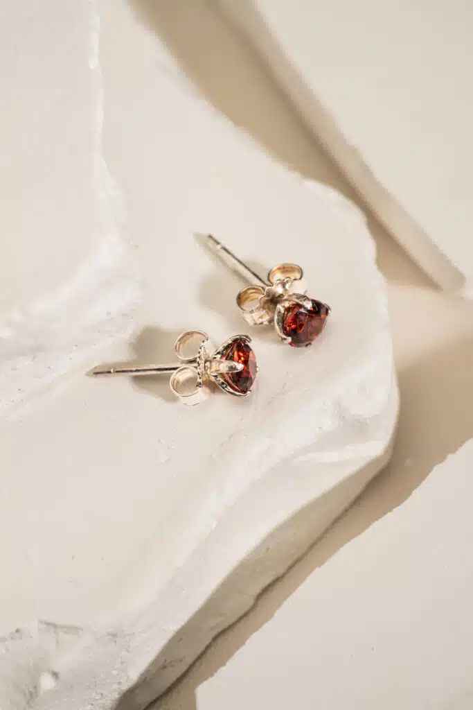 Bông Tai 3 Cánh Garnet bạc S925 Opalina