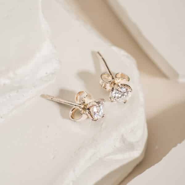 Bông Tai 3 Cánh Moissanite Trắng bạc S925 Opalina