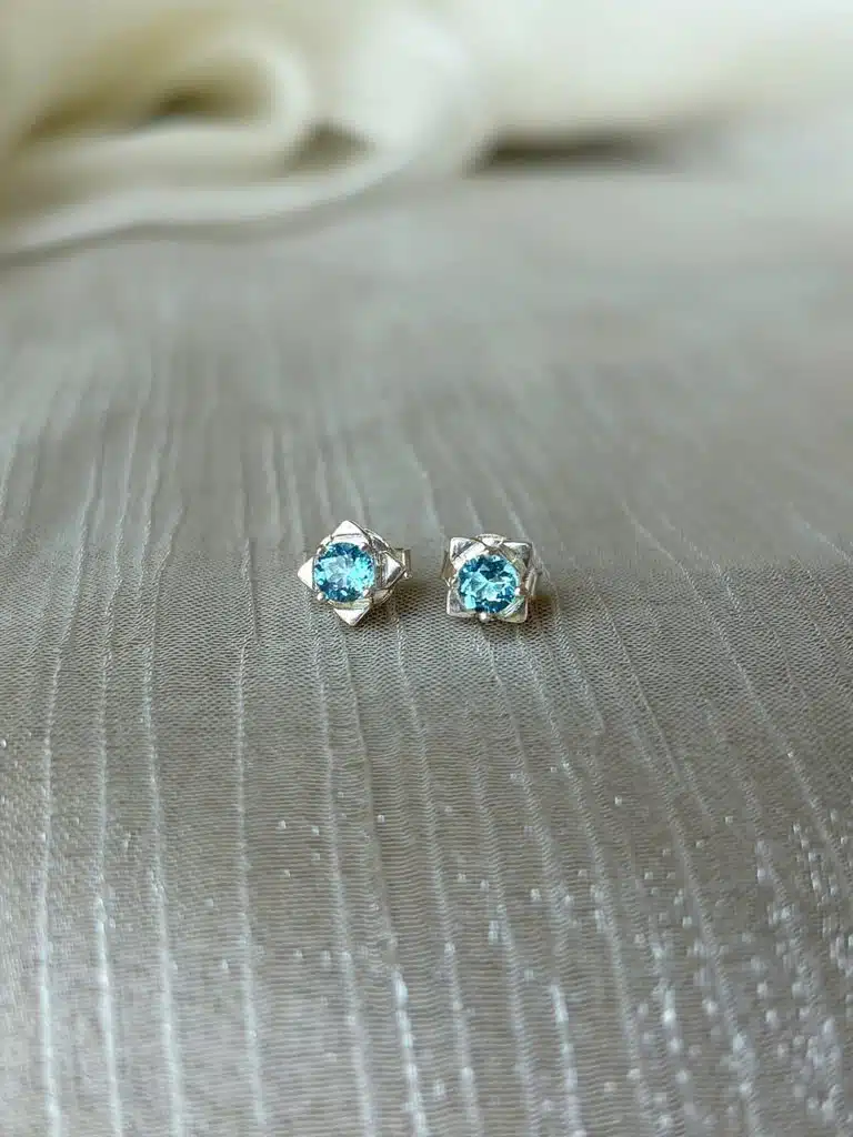 Bông Tai Nụ 4 Cánh Hoa Mini Topaz Thiên Nhiên 4 Li – Bạc S925 Xi Bạch Kim - Ảnh 1