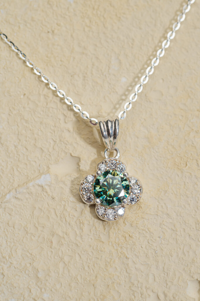 Mặt Dây Cỏ Bốn Lá Moissanite Xanh bạc S925 Opalina