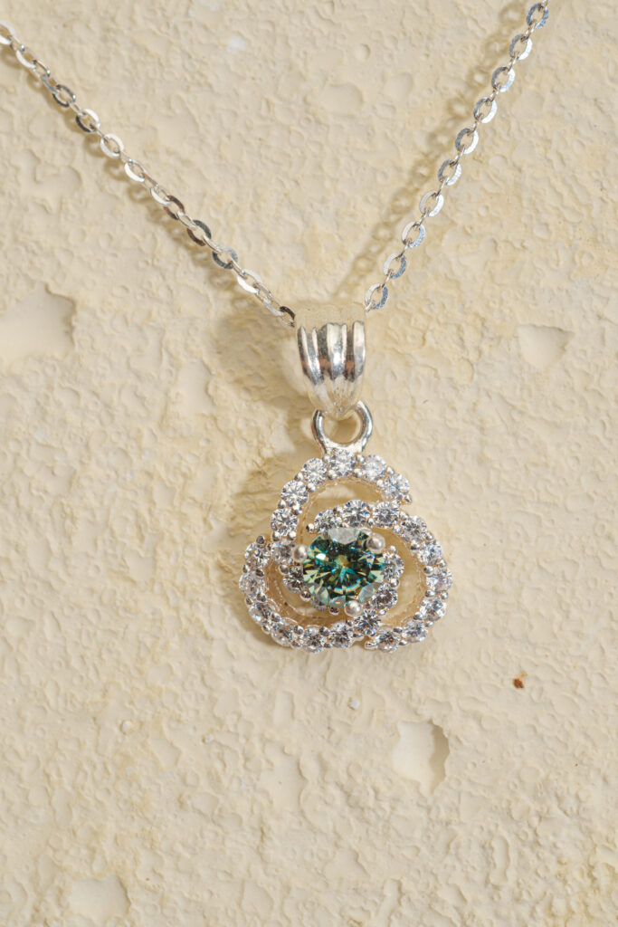 Mặt Dây 3 Cánh Hoa Moissanite Xanh bạc S925 Opalina
