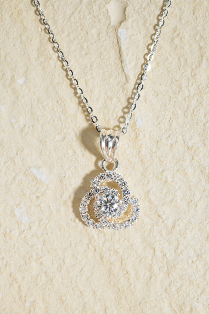 Mặt Dây 3 Cánh Hoa Moissanite Trắng bạc S925 Opalina