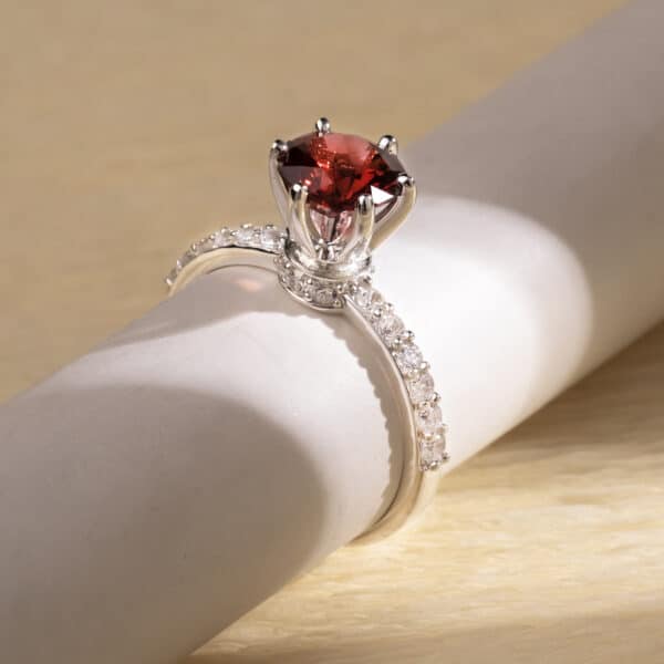 Nhẫn Garnet bạc S925 xi bạch kim Opalina