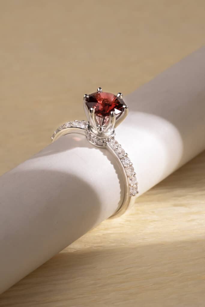 Nhẫn Garnet bạc S925 xi bạch kim Opalina